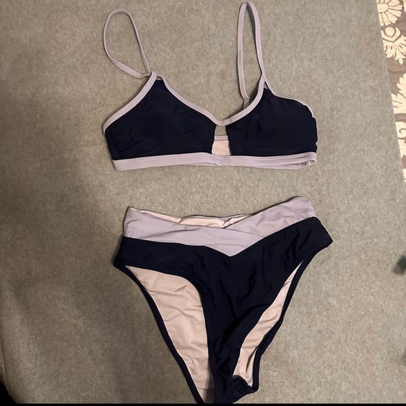 NWT CUPSHE Bikini Cut Out High Waisted Scoop Neck V Cut Purple/blue size S - Picture 1 of 6